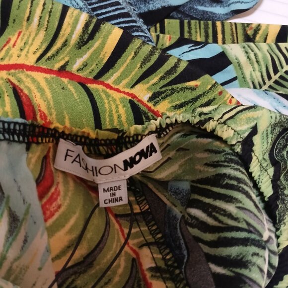 Fashion Nova Palm Maxi Dress Women's Size XL Multi Halter Cutout Tropical Print - Picture 6 of 7